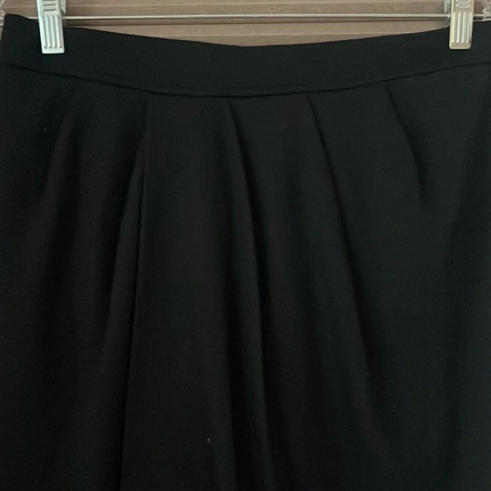 Garnet Hill 100% Wool black skirt size 6